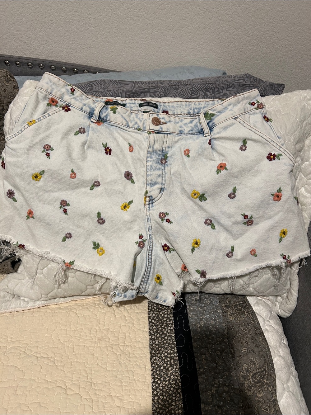 EUC wild fable White Denim Shorts with Multicolor Floral Embroidery